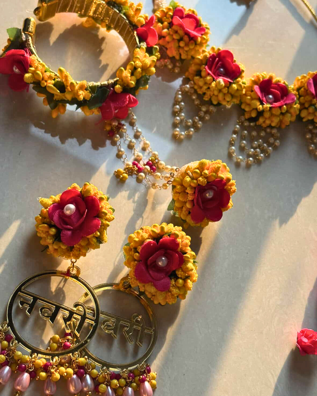 Navri Text Acrylic Floral Jewellery Set