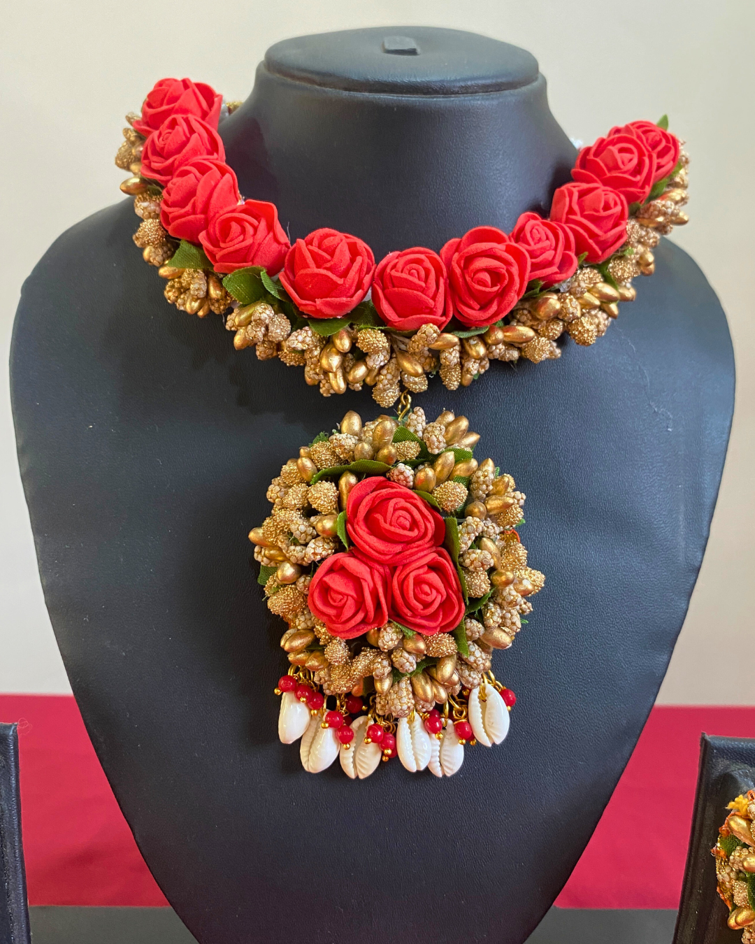 Rose Flower & Pollen Jewellery Set