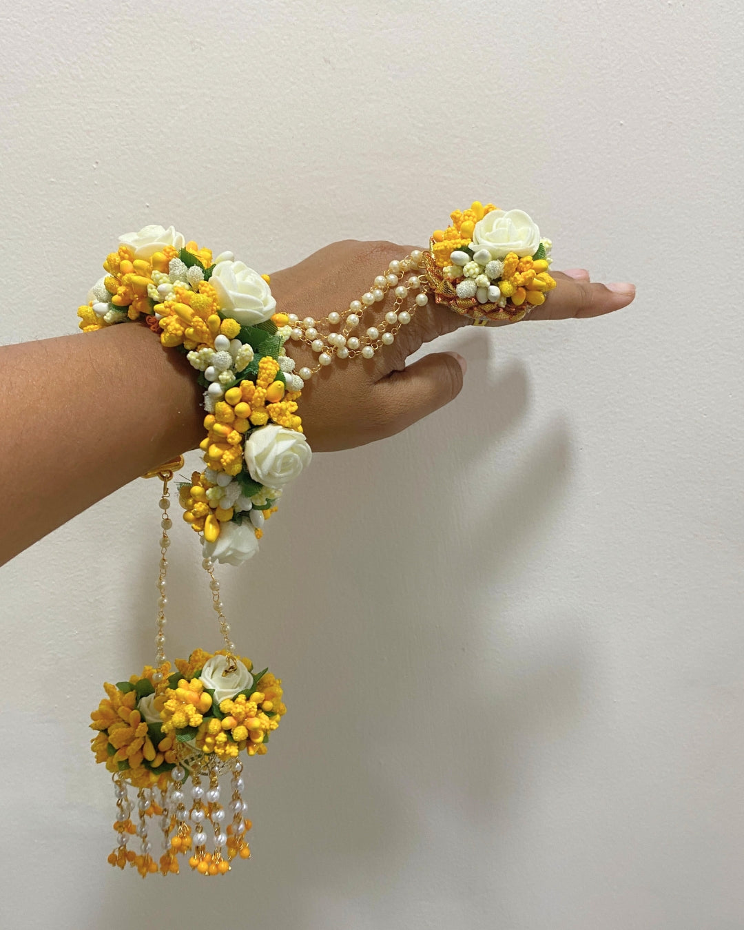 Yellow and White Floral Jewellery Set