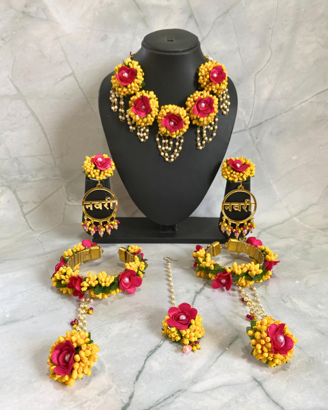 Navri Text Acrylic Floral Jewellery Set