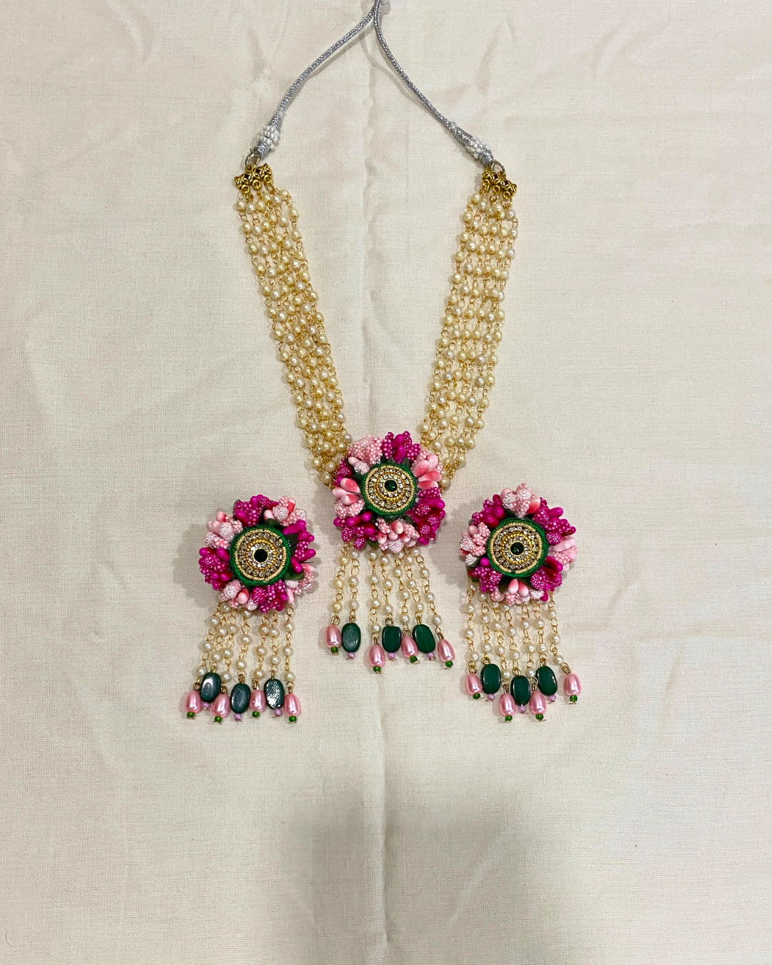 Gulabi Gulshan Jewellery Set