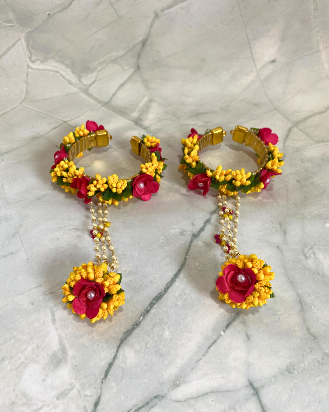 Navri Text Acrylic Floral Jewellery Set