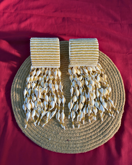 Ivory Handcrafted Pearl & Cowrie Bracelet