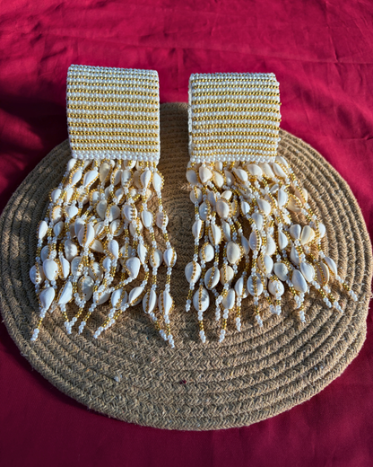 Ivory Handcrafted Pearl & Cowrie Bracelet