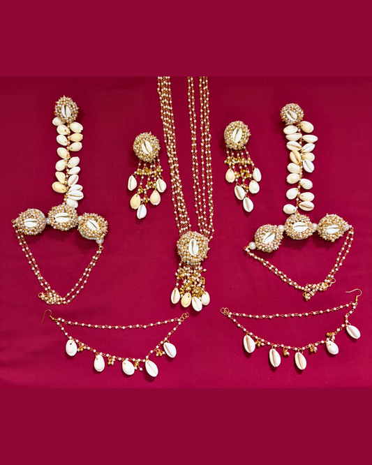 Shell & Pearl Haldi Jewelry Set – Full Bridal Ensemble (Necklace, Bracelet, Kaleera, Earrings, Maang Tikka)