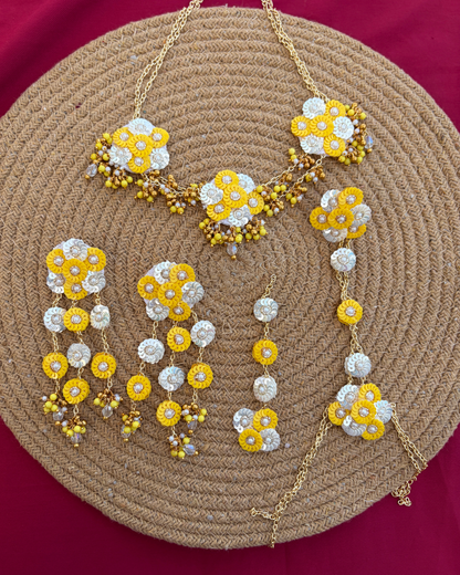 Sunehri Phool Set (Yellow & White)