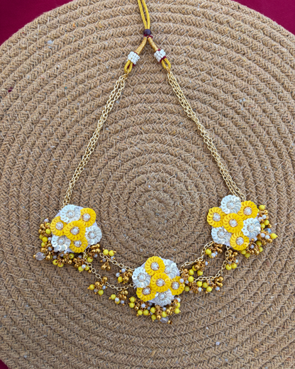 Sunehri Phool Set (Yellow & White)
