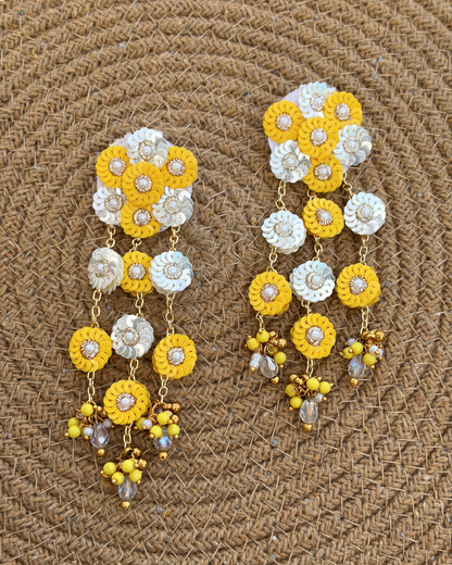 Sunehri Phool Earrings (Yellow & White)