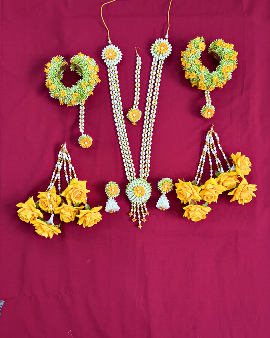 Sunehri Peele Phool Jewellery Set