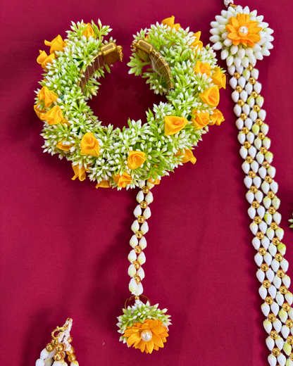 Sunehri Peele Phool Jewellery Set